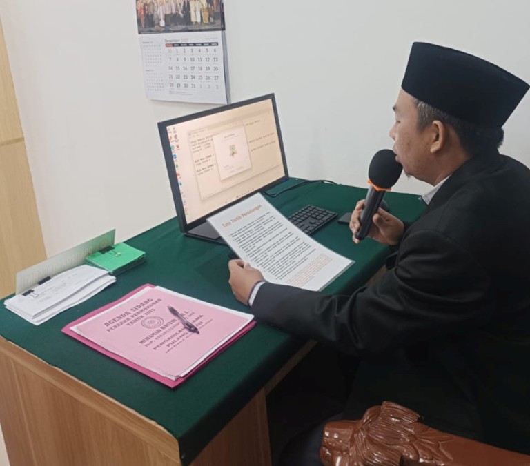 1218. Pastikan Kelancaran Persidangan, Panitera Pengganti PA Pulang Pisau Bacakan Tata Tertib