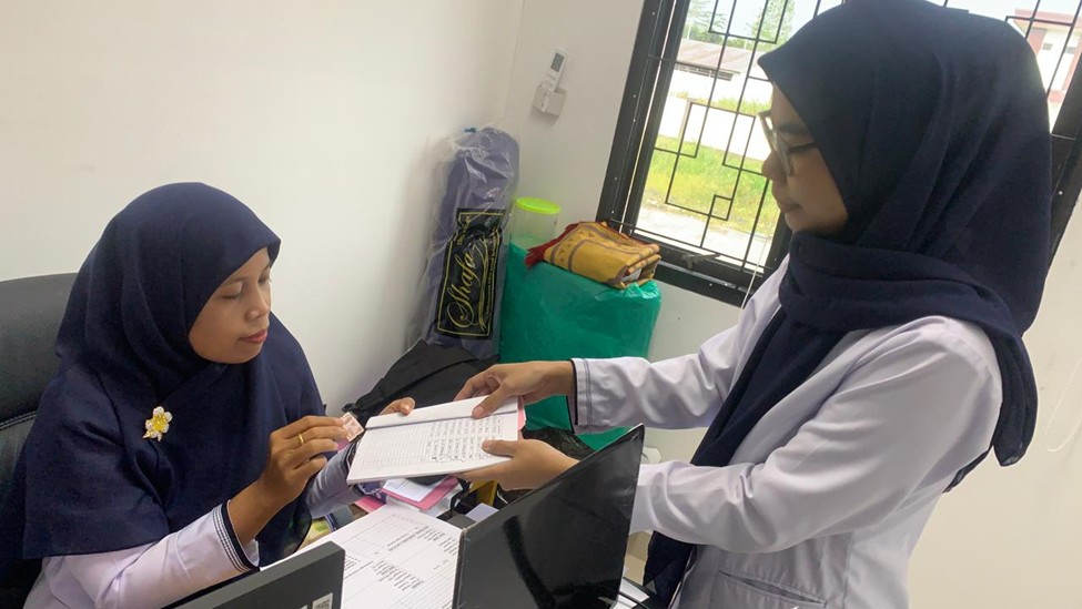 1240. Tertib Administrasi, Kasir PA Pulang Pisau Serahkan Materai Perkara Putus