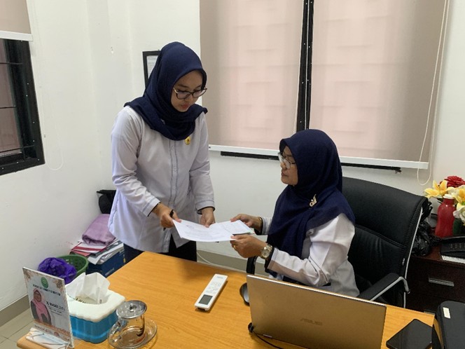 1245. Jurusita Pengganti Serahkan Relaas Panggilan Tepat Waktu