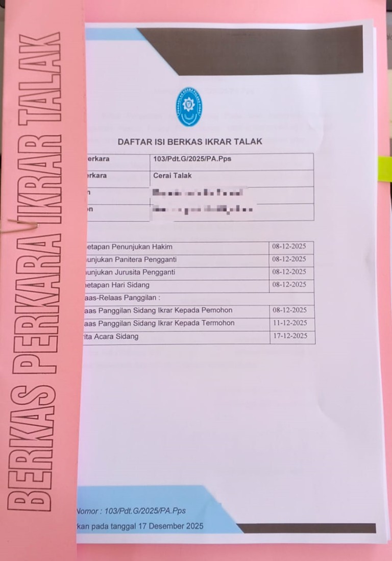 1272. Tertib Administrasi, Panitera Pengganti PA Pulang Pisau Rampungkan Penyusunan Berkas Perkara Ikrar Talak