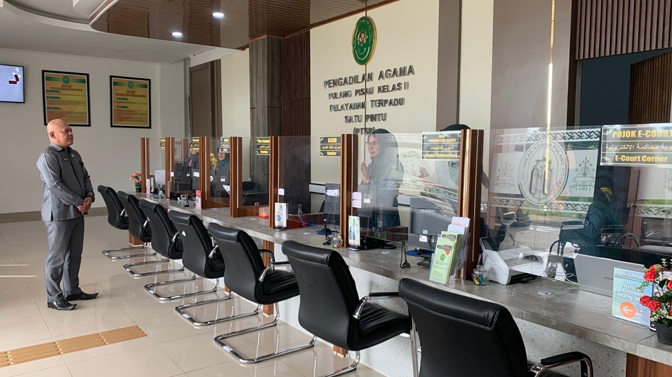 1276. Menerapkan Budaya Kerja 5S, Panitera PA Pulang Pisau Pantau Kualitas Pelayanan PTSP