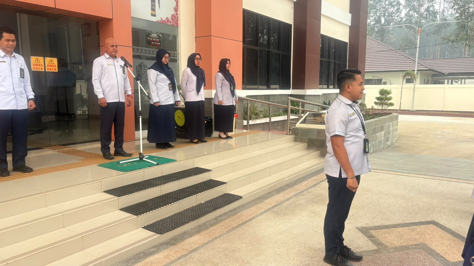 2051. Jalankan Tugas Sebagai Komandan Apel Pengadilan Agama Pulang Pisau dengan Penuh Kedisiplinan